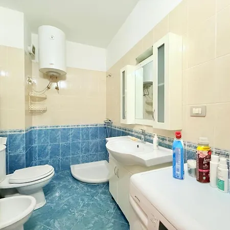 Center Luxury ティラナ