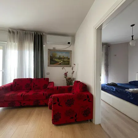 Center Luxury تيرانا
